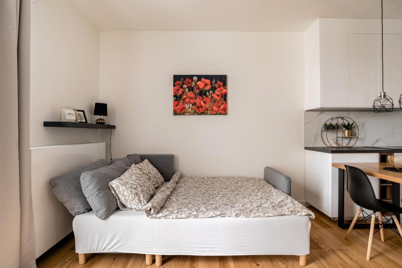 High Standard Studio Apartment In The Heart Of Βαρσοβία Εξωτερικό φωτογραφία